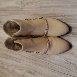 Karl Lagerfeld Cassie suede booty chain detail, size 6M